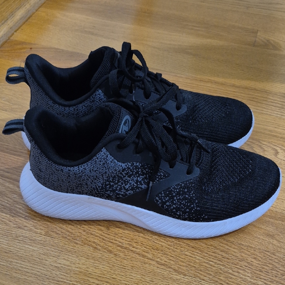 Athletic Works Mens Size 8 Tennis Shoe